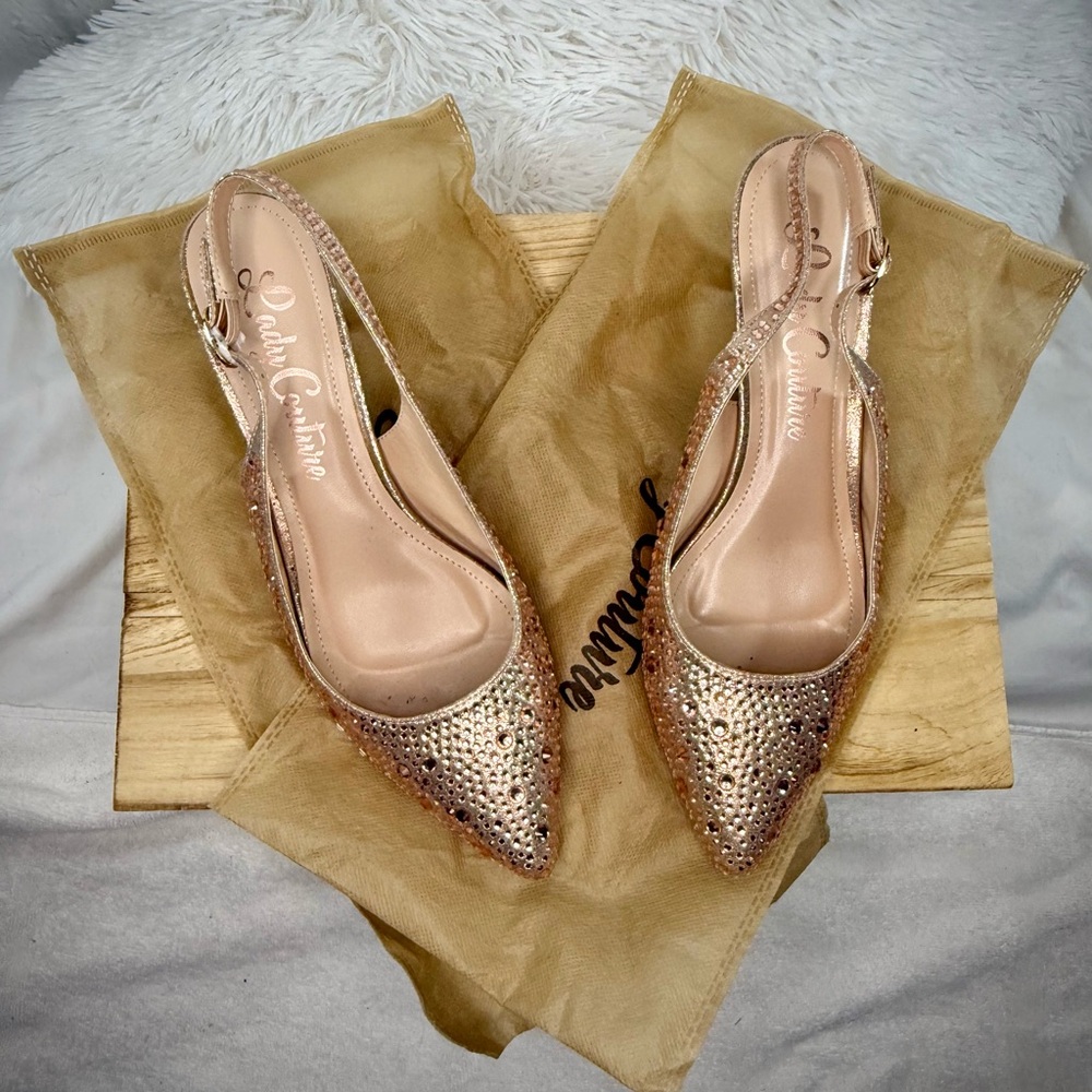 NWB Lady Couture‎ Champagne “Onyx” Pumps